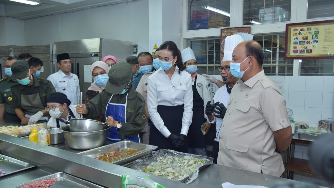 BGN Banda Aceh dan Menpar Tinjau Praktik Siswa SPPI Batch-3 di Dapur NHI