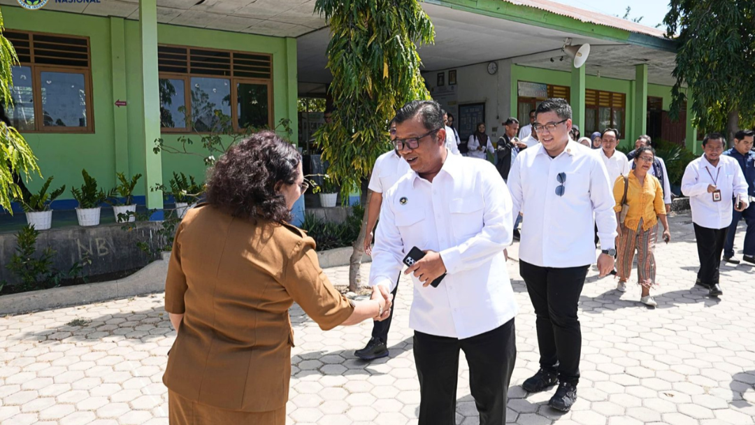 BGN Banda Aceh Bersama BPOM dan PCO RI Tinjau Pelaksanaan MBG di Kupang
