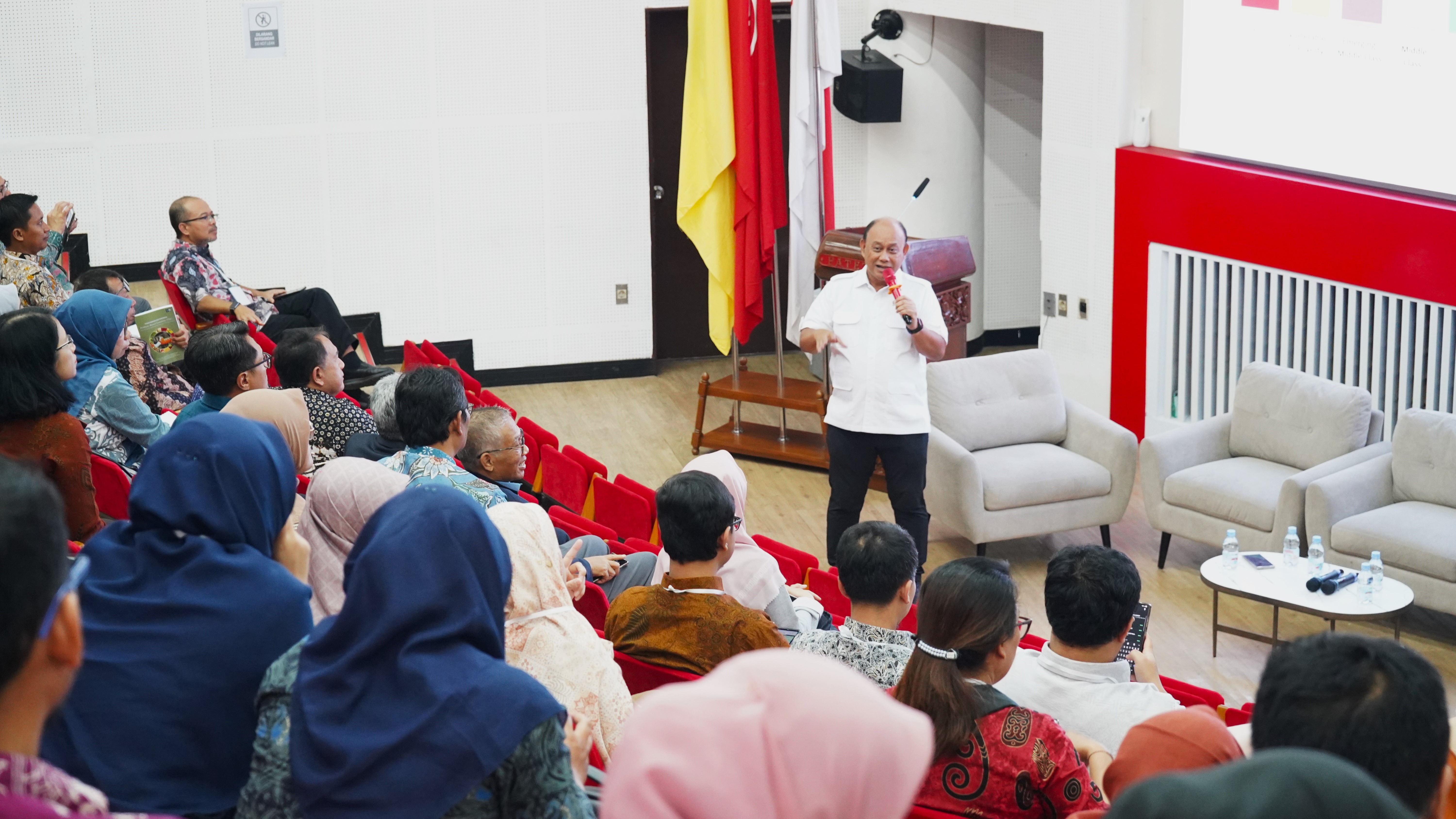 picture-Kabadan BGN Banda Aceh Hadiri Seminar Nasional dan Pertemuan Forum Komunikasi Perguran Tinggi Teknologi Pertanian Indonesia Kebijakan Nasional dan Tantangan 